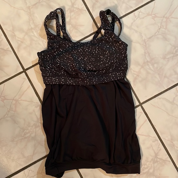 lululemon athletica Tops - Lululemon sports bra tank top